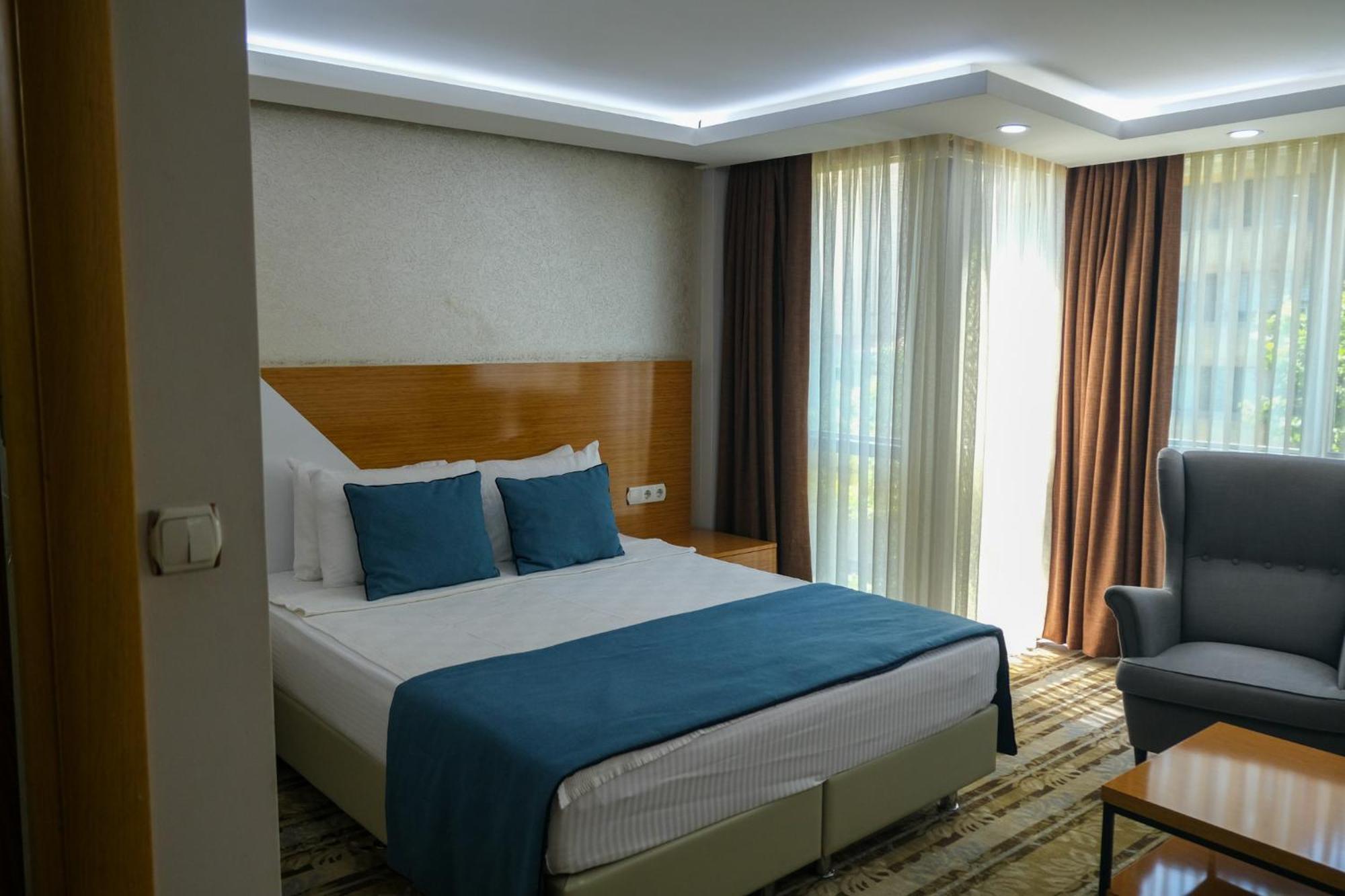 Bulvar Hotel Измир Екстериор снимка